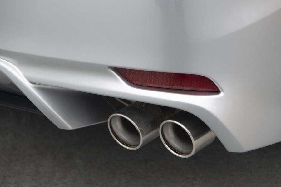 Детали экстерьера Toyota Camry XSE AWD 2019 года  (NA) (фото 15 из 22)